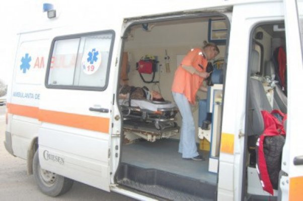 Două copile au fost rănite după ce au traversat prin loc nepermis